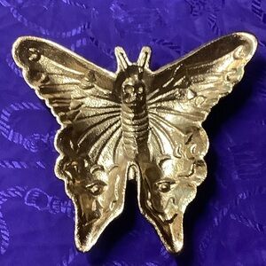 Gold Evil Face Butterfly Display Plate Manufacturer Extra Error